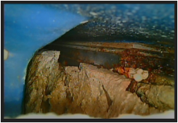 Geschädigter Fußpunkt Stahlstütze Geschädigter Fußpunkt Stahlstütze