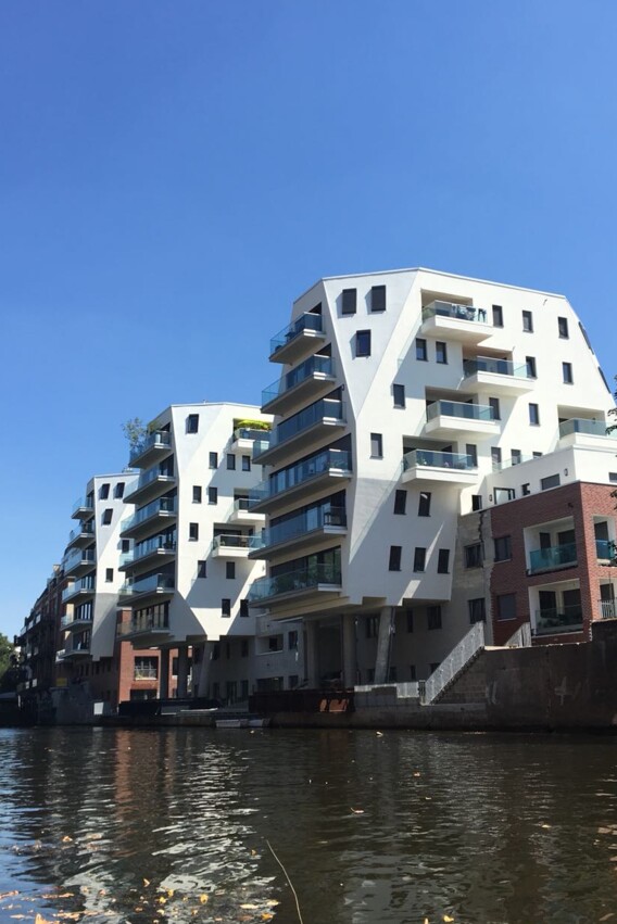 Riverhouse Blick von Weißer Elster Hochformat Riverhouse Blick von Weißer Elster Hochformat